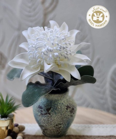 فازة مع ورد